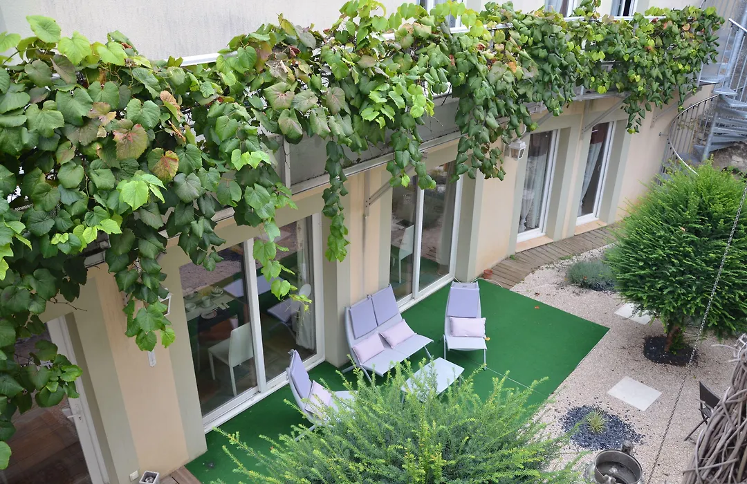 Logis Hotel La Villa Boucicaut-1